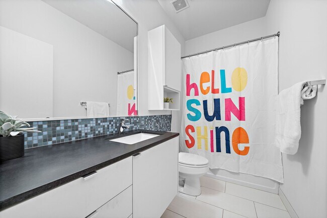 Building Photo - 105 Willard St