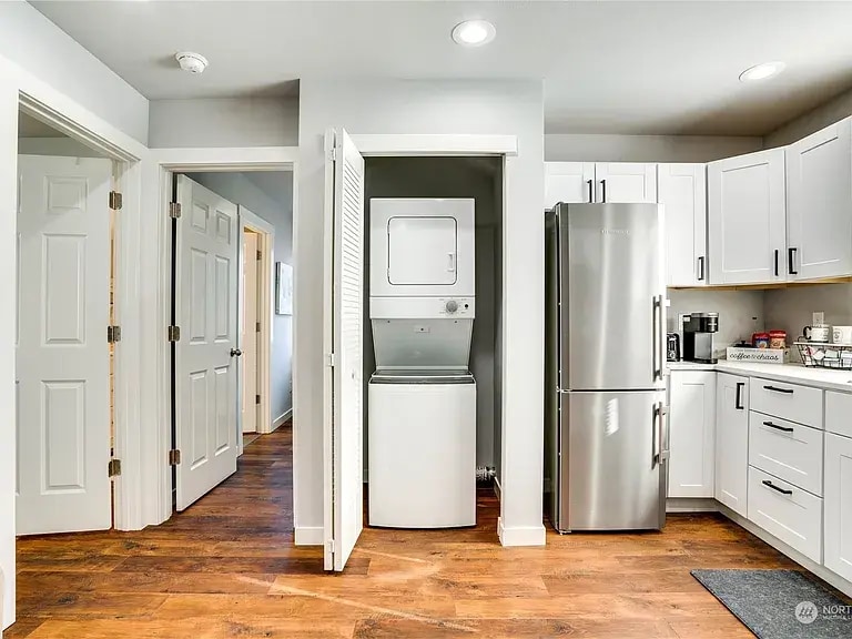 Building Photo - 640 N Anderson St