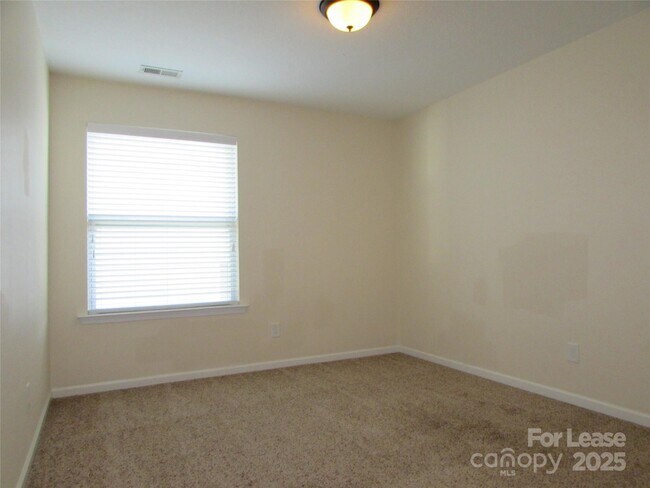 Building Photo - 180 Silverspring Pl
