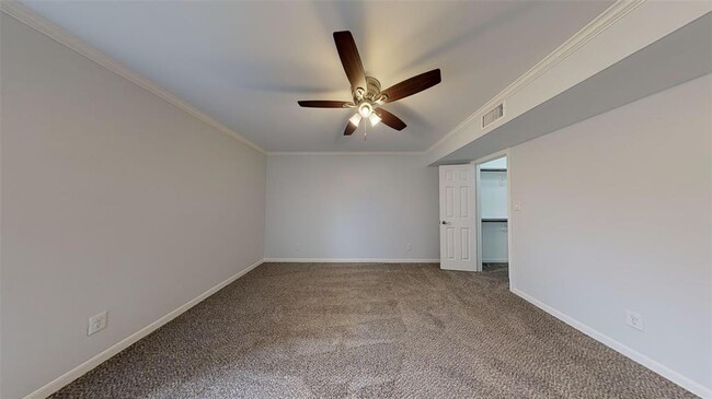 Building Photo - 1860 White Oak Dr