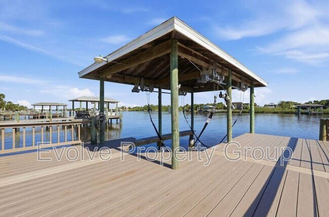 Building Photo - 470 Lambert Ave