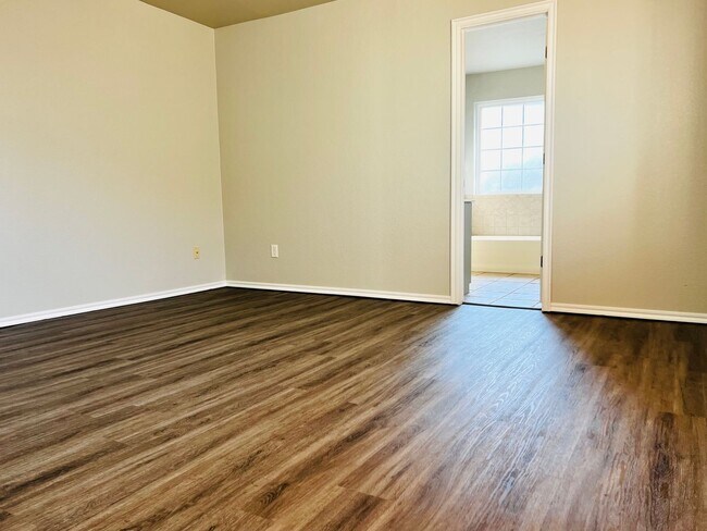 Building Photo - Updated 3BD 2BA Home Located in a Great Norman Neighborhood!!