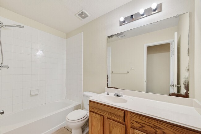 Building Photo - 16119 Gavin Ln