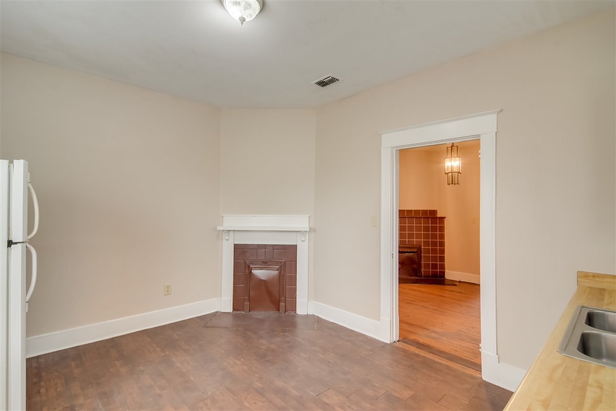 Kitchen - 1732 Telfair St