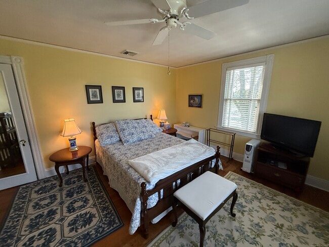 Building Photo - 507 Stonington Rd