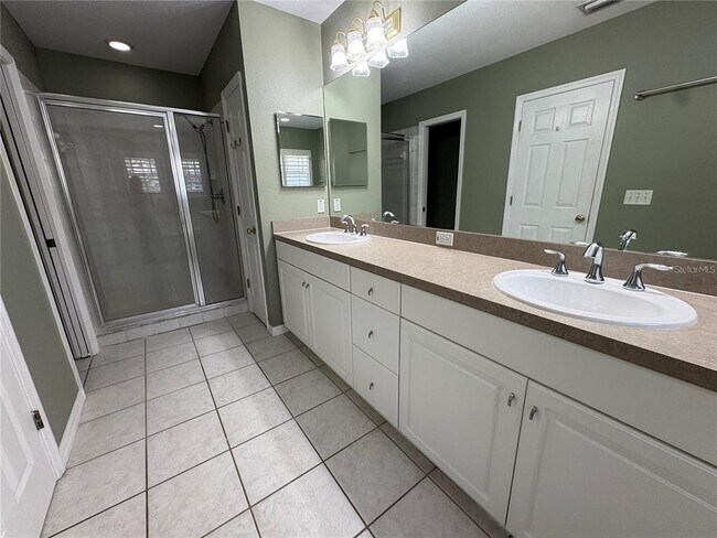 Building Photo - 2856 Bayshore Trails Dr