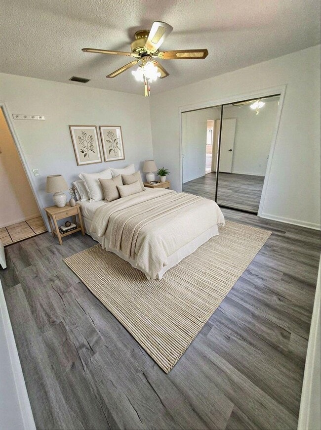 Building Photo - 57 Shores Blvd