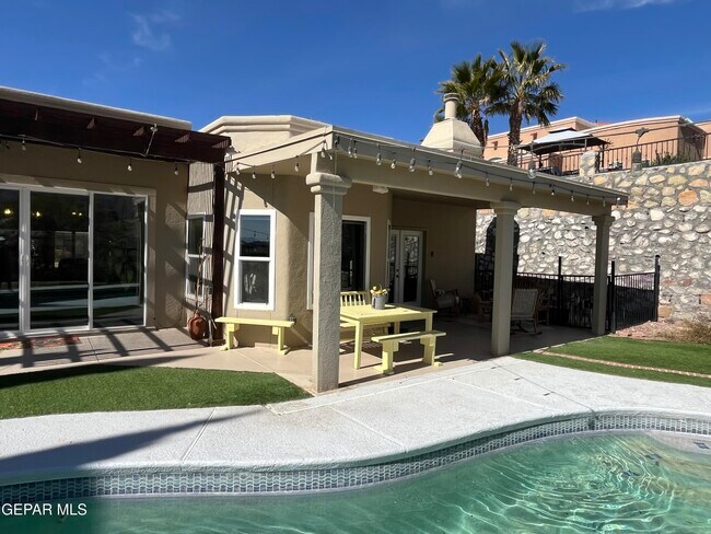 Building Photo - 1424 Cloud Ridge Dr