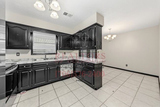 Building Photo - 2220 Gennings Ct