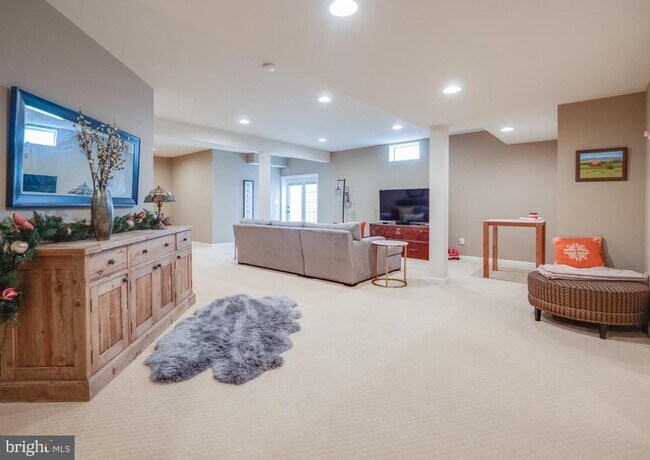 Building Photo - 23152 Evergreen Ridge Dr