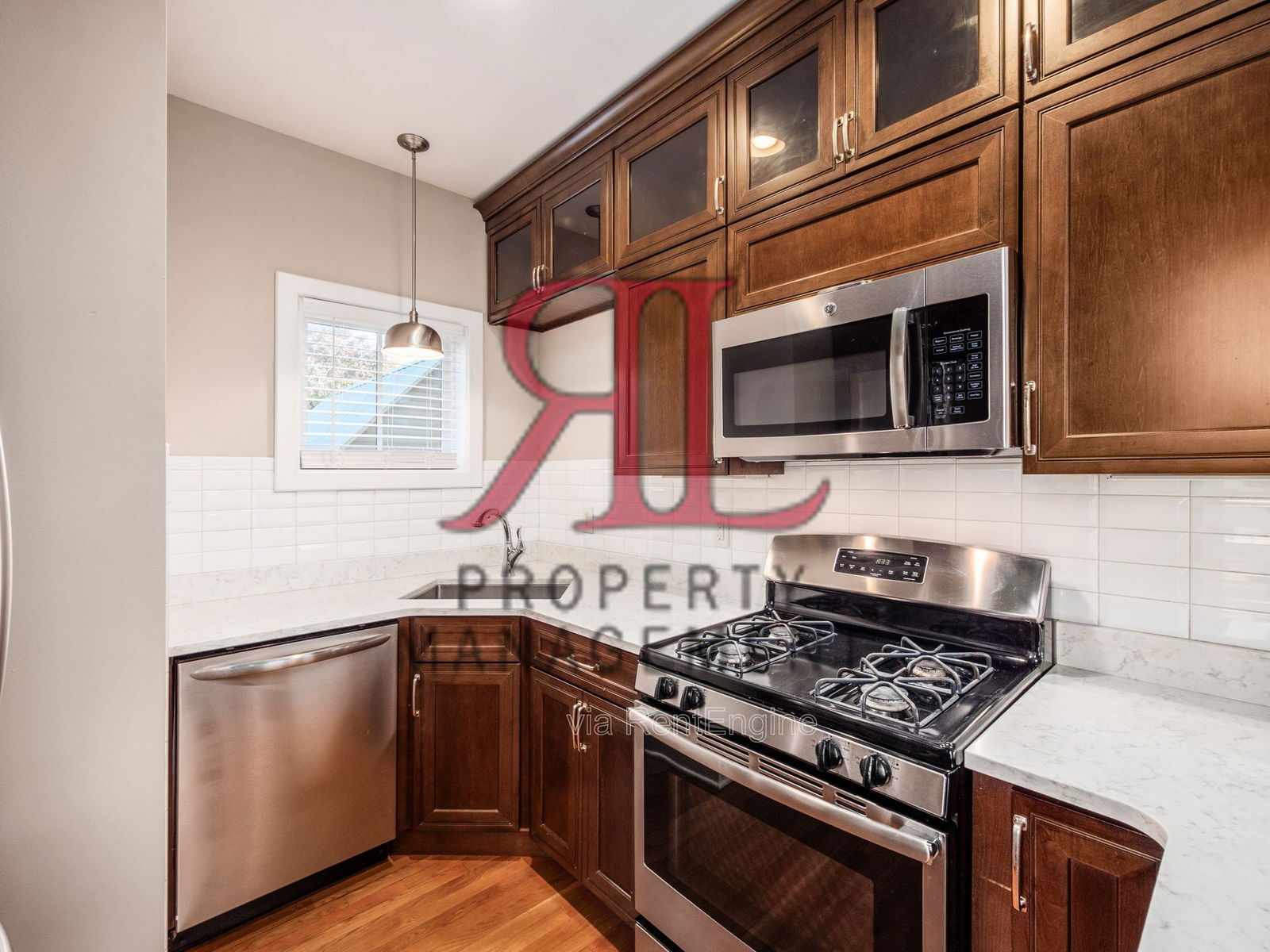 Building Photo - 782 Summit St