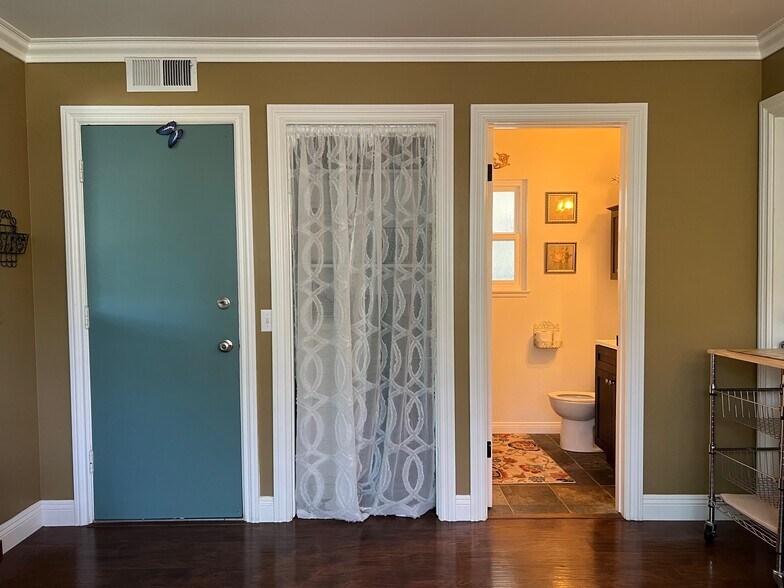 Building Photo - 8396 Visalia St