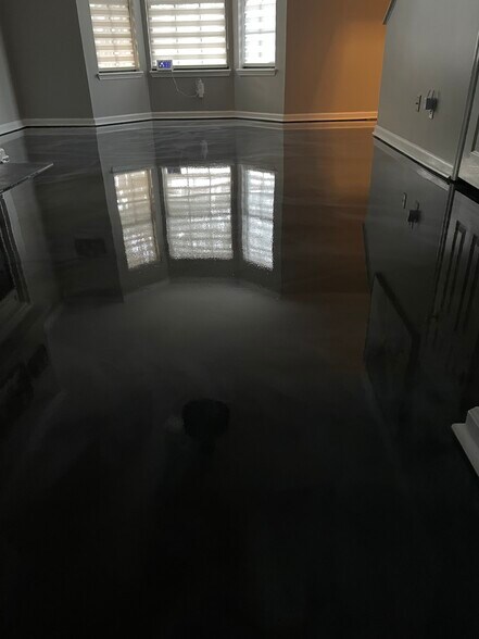 Building Photo - 105 Ellington Pl