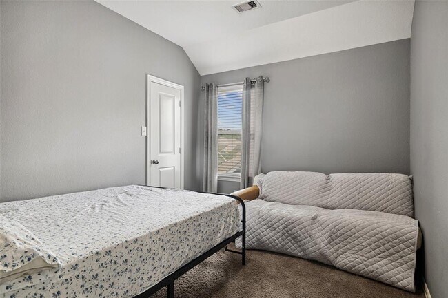 Building Photo - 3021 Wedgewood Bay Ct
