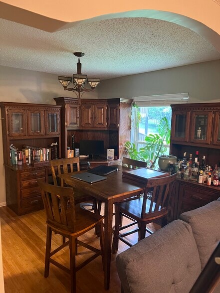 Primary Photo - 220 Summit Ridge Dr