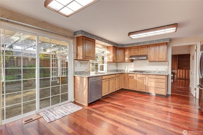 Building Photo - 12201 SE 65th Pl