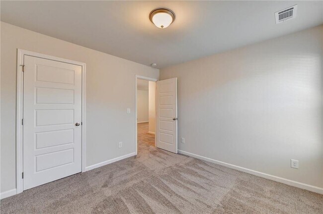 Building Photo - 212 Station Overlook Dr