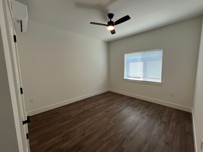 Building Photo - Newly built homes with City of Redding solar!