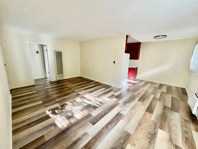 Building Photo - 1516 Rock Glen Ave