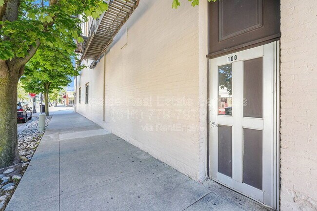 Building Photo - 100 Washington Ave