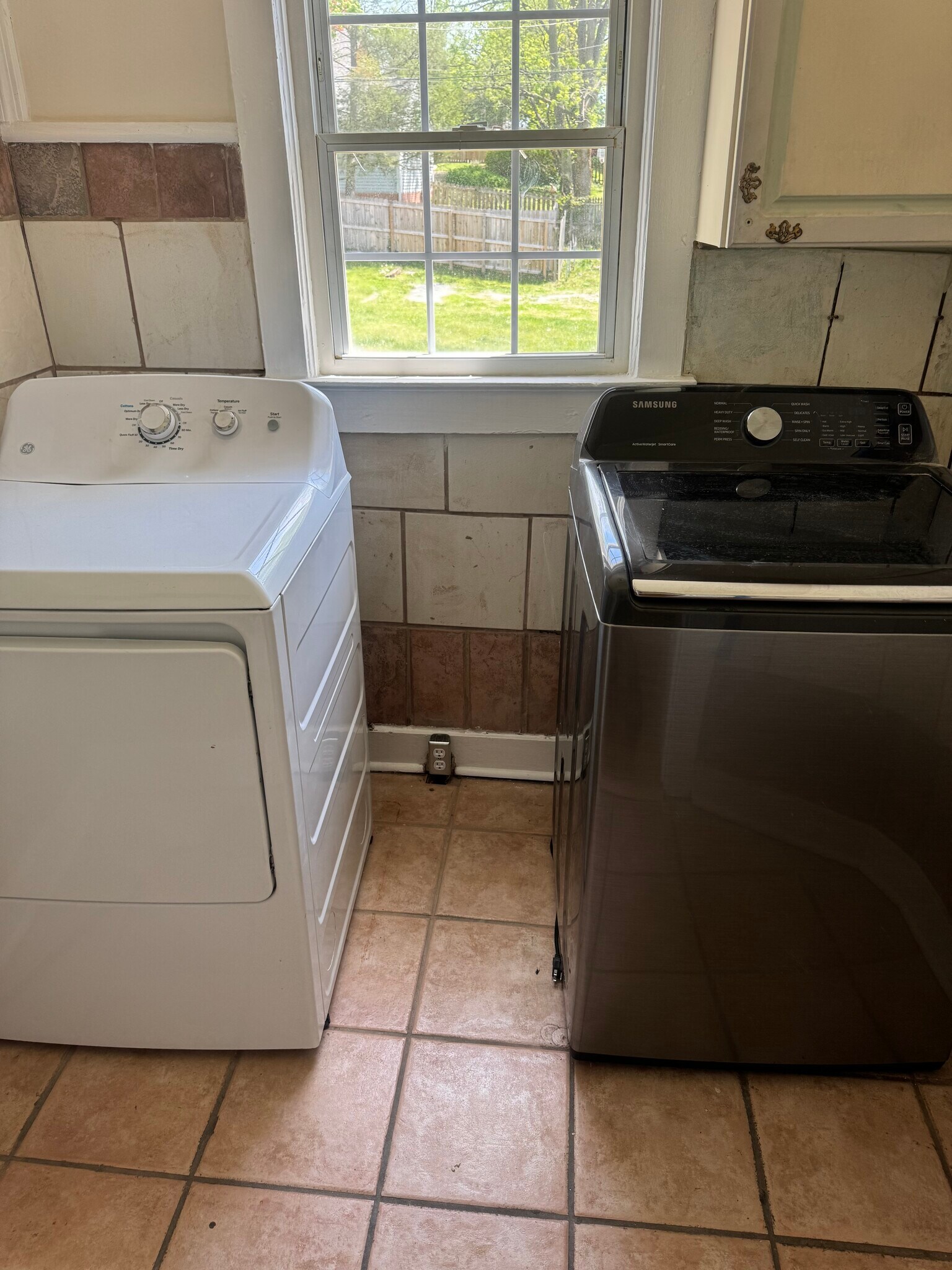 Building Photo - 108 E Chilhowie Ave