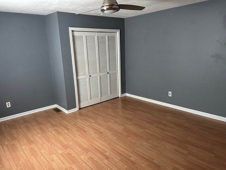 Large closet and fan - 1140 E Main St