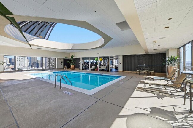 Building Photo - 1177 California St