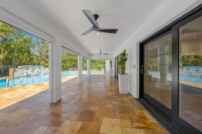 Building Photo - 5120 Carillo St