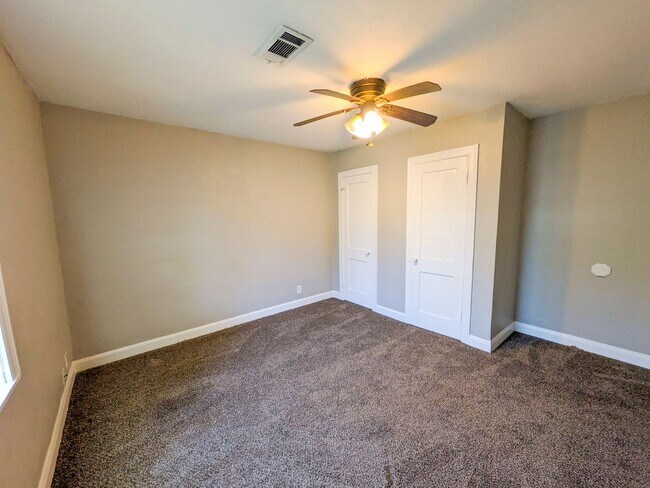 Building Photo - 290 Hebert Dr