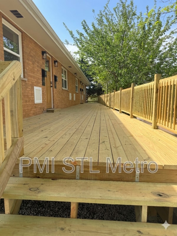 Building Photo - 329 Eichelberger St