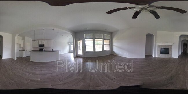 Building Photo - 3005 Cliffview Dr
