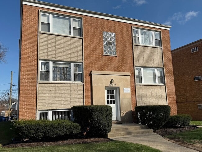 Building Photo - 8549 Niles Center Rd