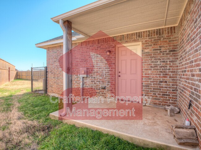 Building Photo - 9945 SW 21st St