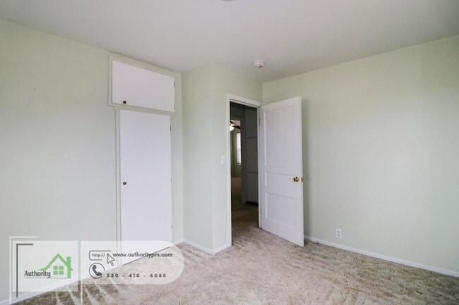 Building Photo - 6530 Dale Ln