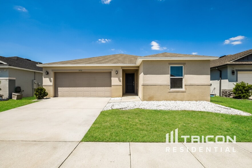 Primary Photo - 3252 Eagle Hammock Cir