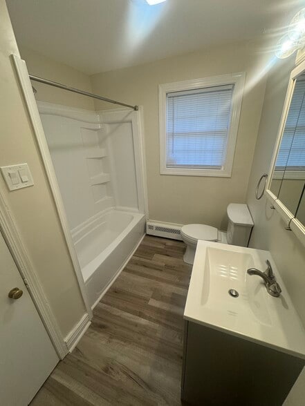 Building Photo - 96 N Halsey Rd