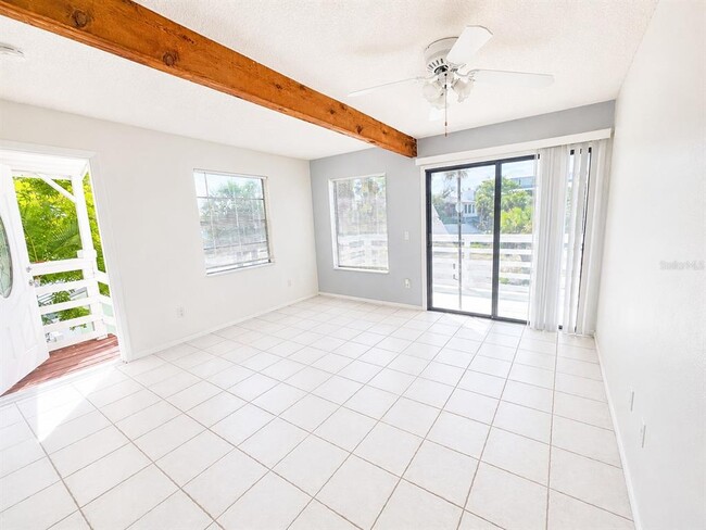Building Photo - 60 Beachcomber Ln