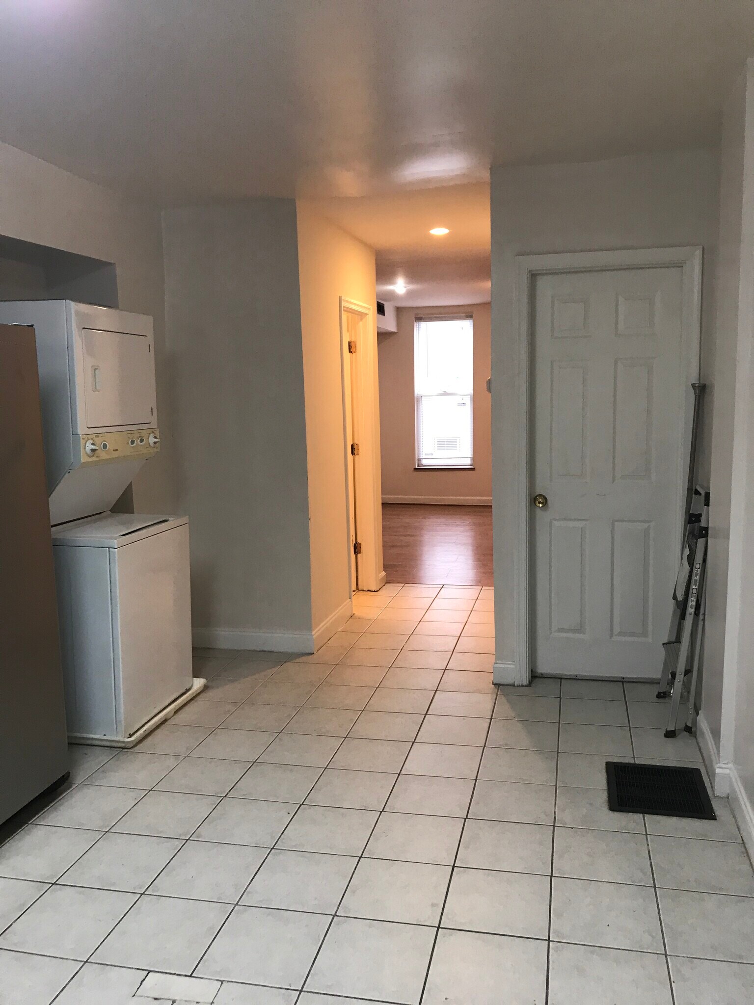 Laundry area - 1419 Ward St