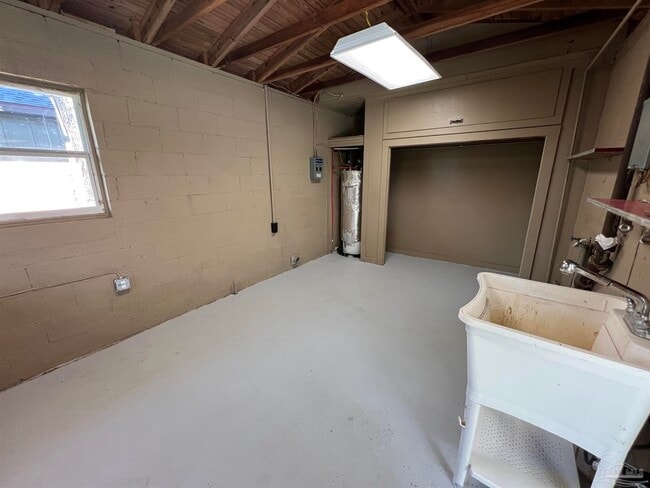 Building Photo - 3295 Marques St