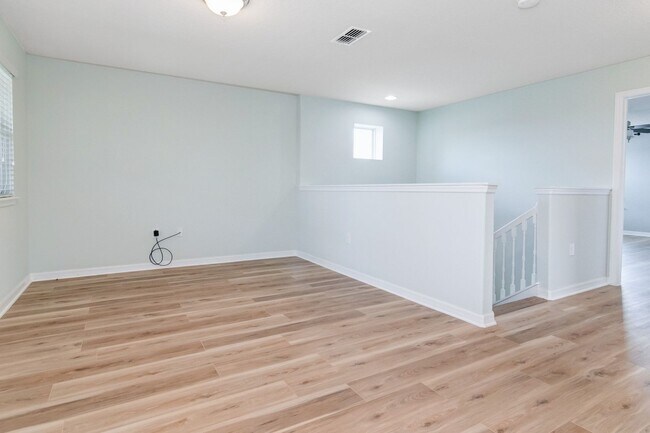 Building Photo - Stunning 4bed /3.5 bath Home For Rent at W...