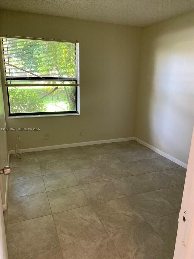 Building Photo - 1314 White Pine Dr