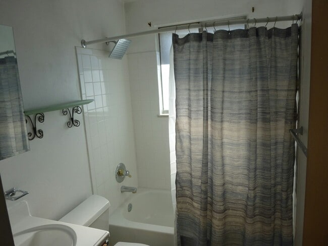 Building Photo - 2955-2959 Newton St