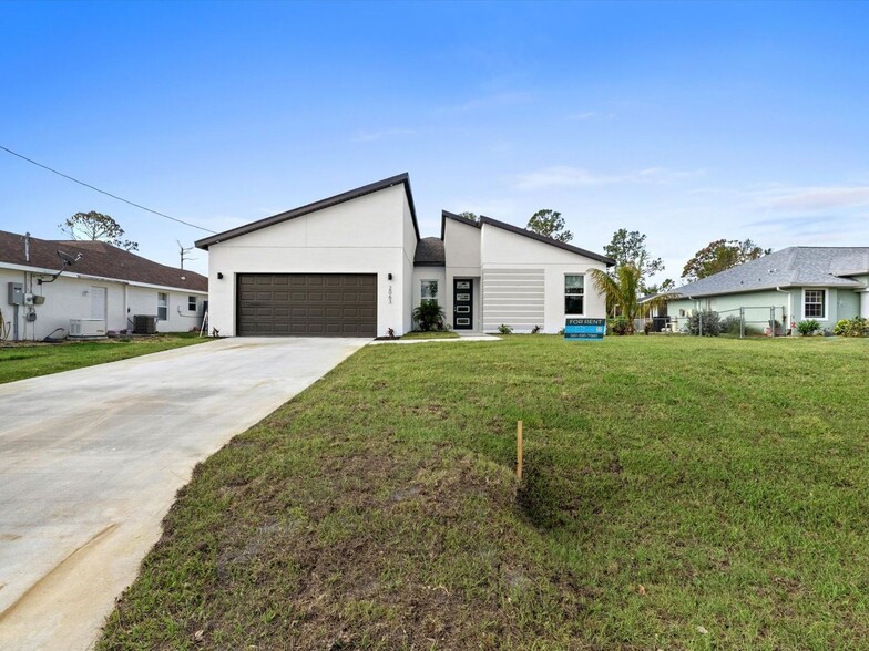 Building Photo - 2063 Snover Ave