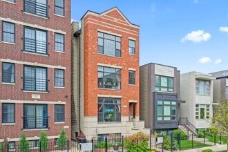 Building Photo - 4820 S Champlain Ave