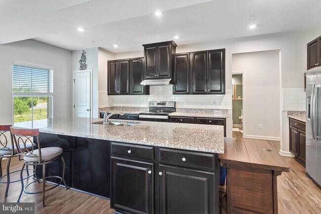 Building Photo - 11241 Wheeler Ridge Dr