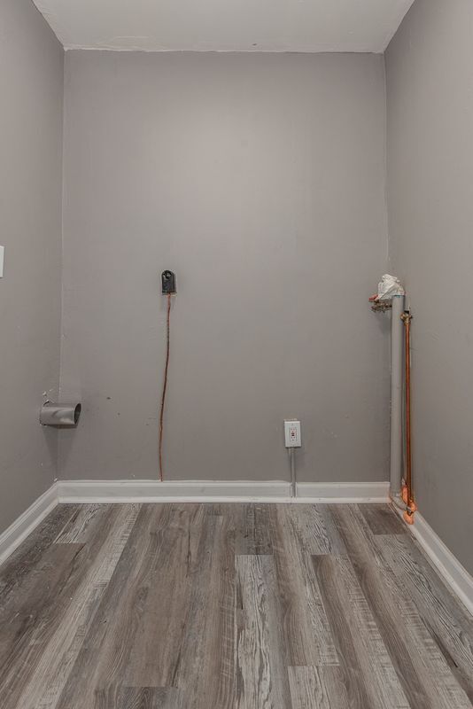 Building Photo - 8819 North Ave