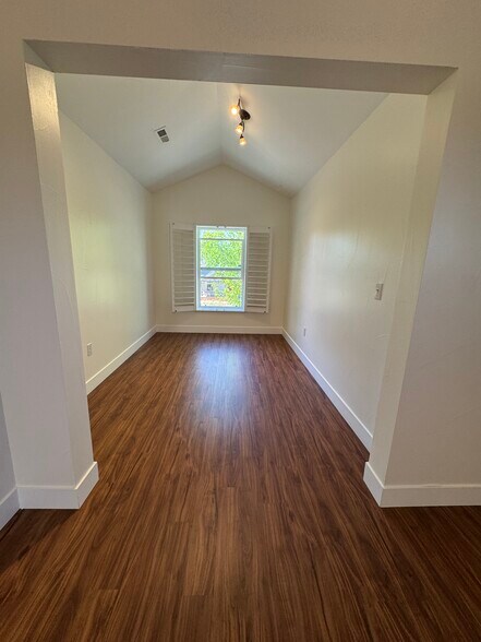 master nook - 3440 W 33rd Ave