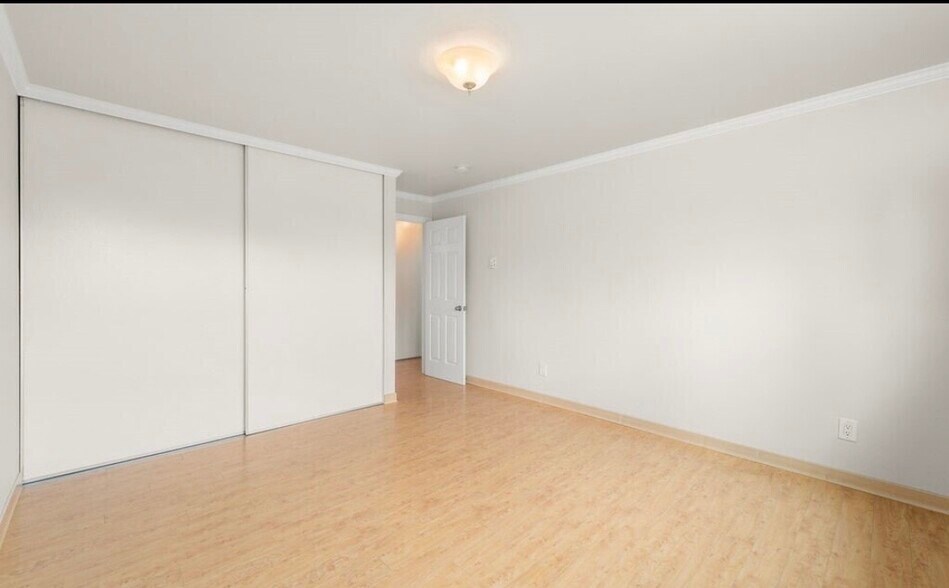 Building Photo - 15146 65th Ave S