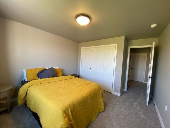 Building Photo - $2,550 | 4 Bedroom, 3.5 Bathroom House | Pets Negotiable | Available for a January 1st, 2026 Move...