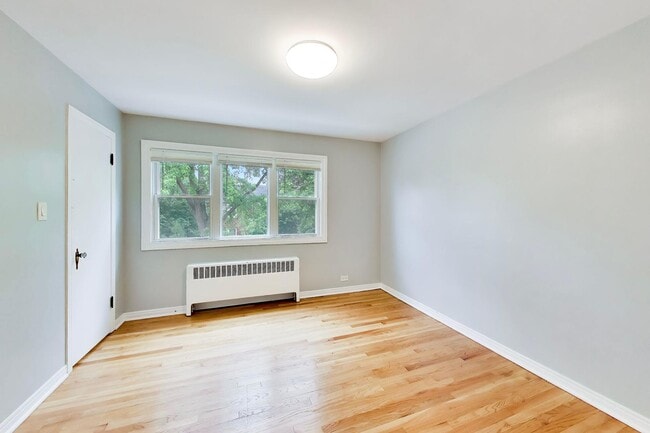 Building Photo - 6405 N Normandy Ave